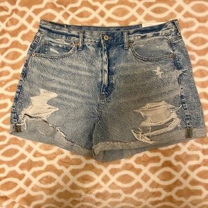 American eagle mom short